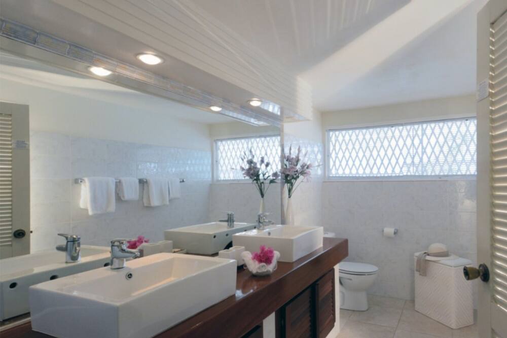 Photo of Bathroom in Les Terres Basses