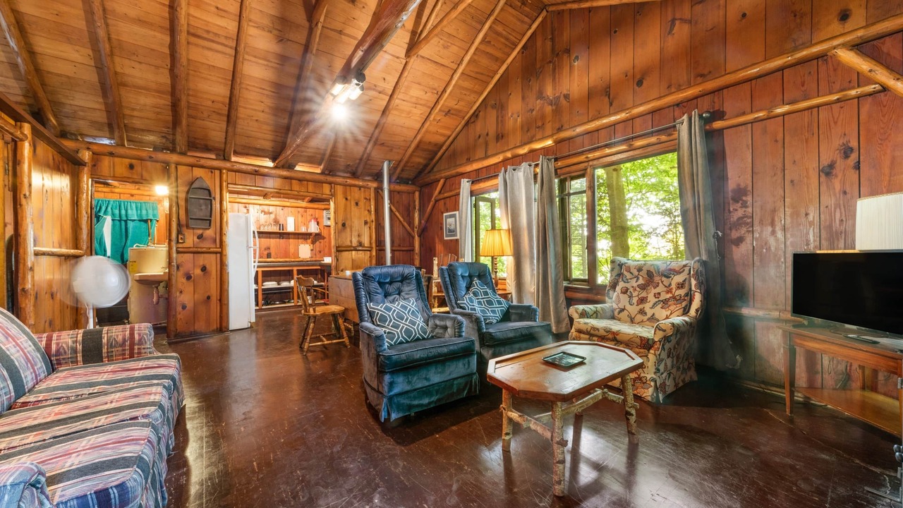 Photo of Livingroom in Whitehall