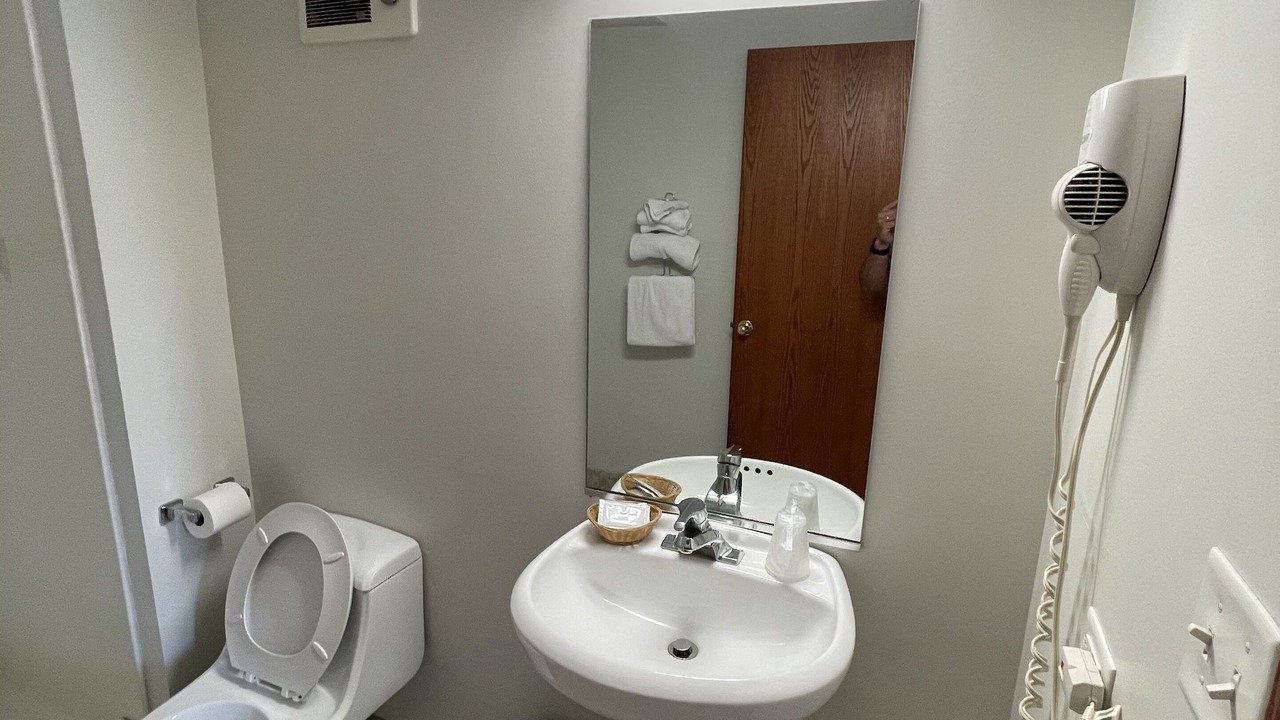 Photo of Bathroom in Lyons