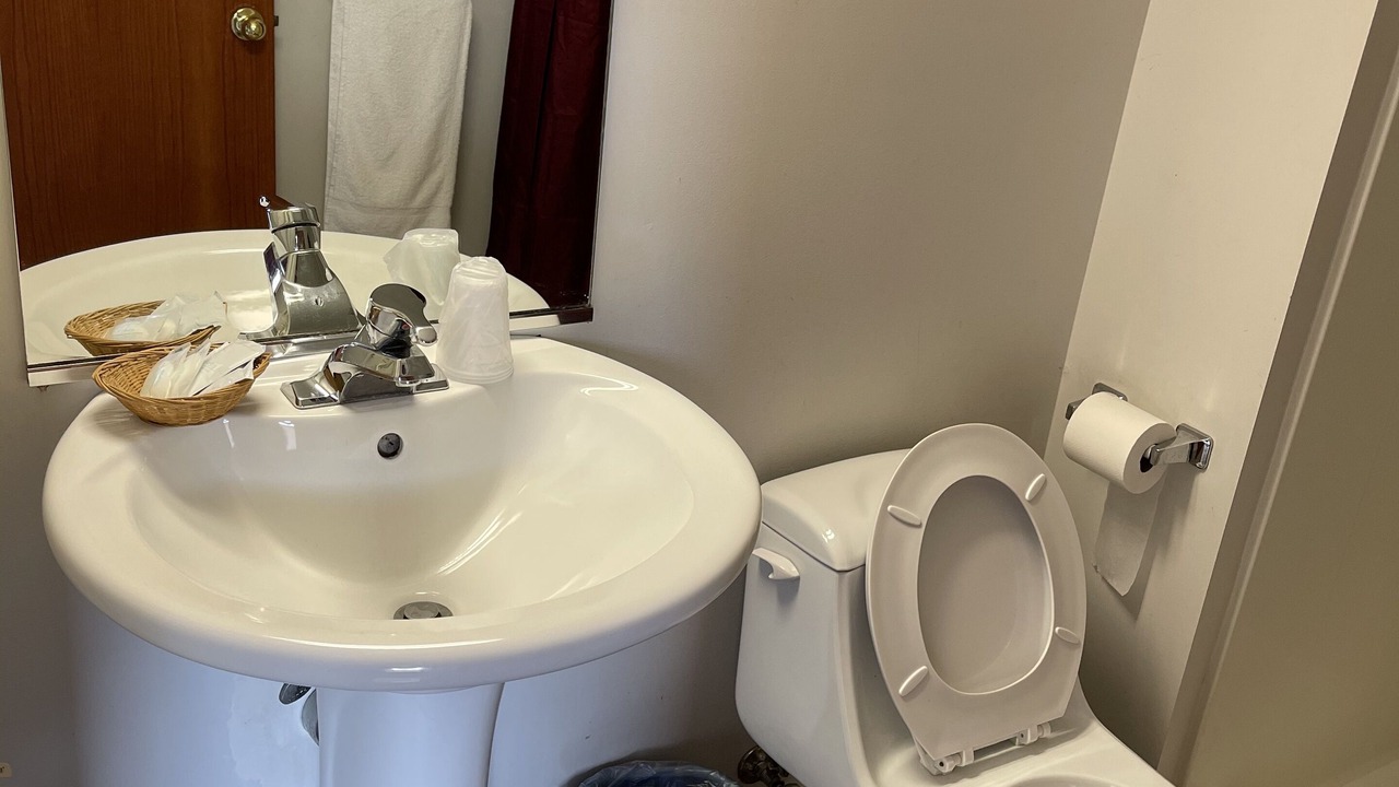 Photo of Bathroom in Lyons