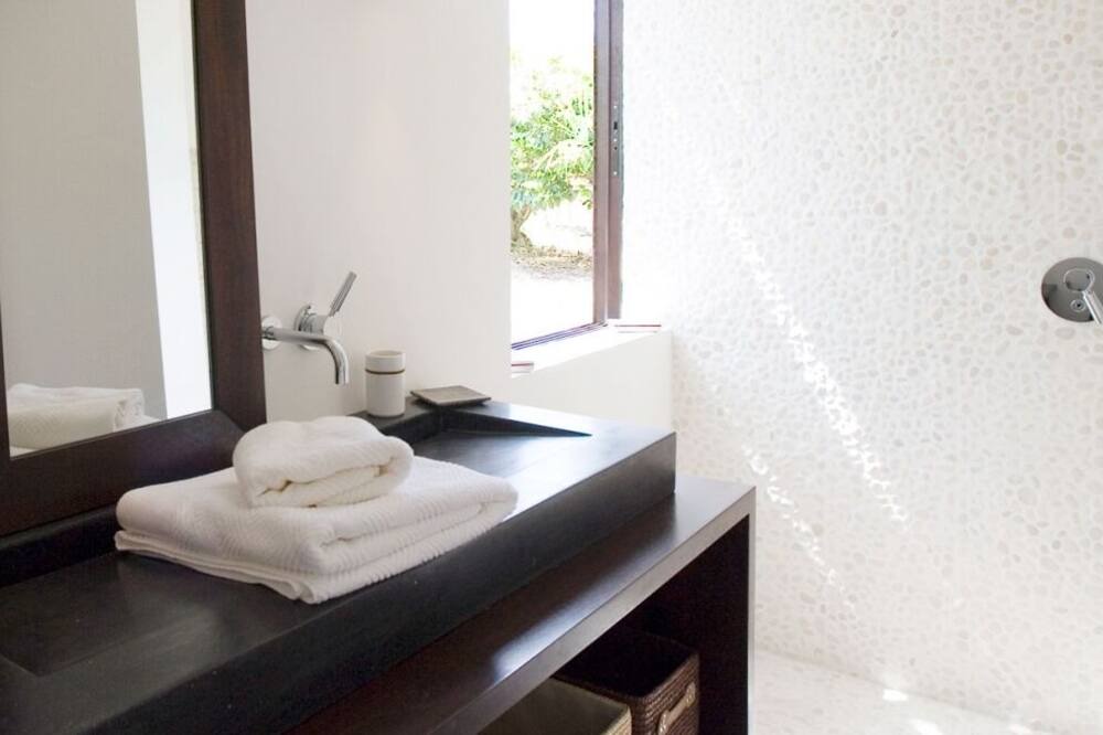 Photo of Bathroom in Anse des Lezards