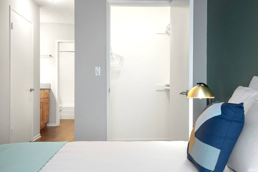 Photo of Bedroom in Mar Vista