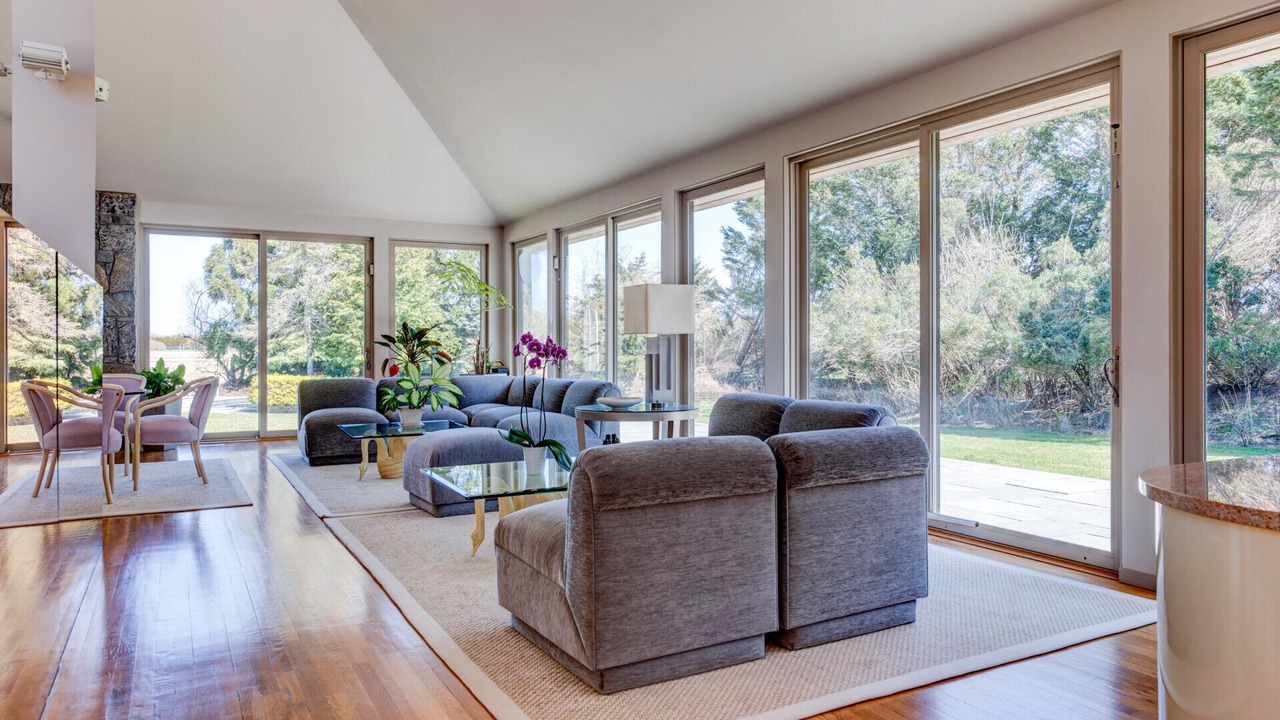 Photo of Livingroom in Sagaponack
