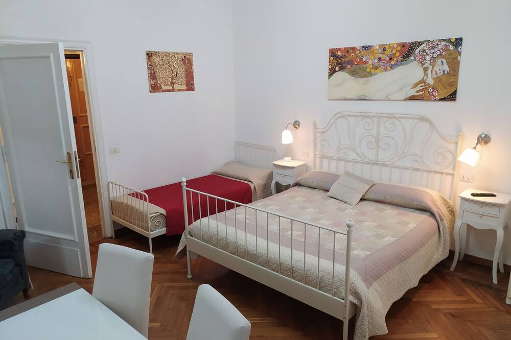 Photo of Bedroom in Quartiere Coppede