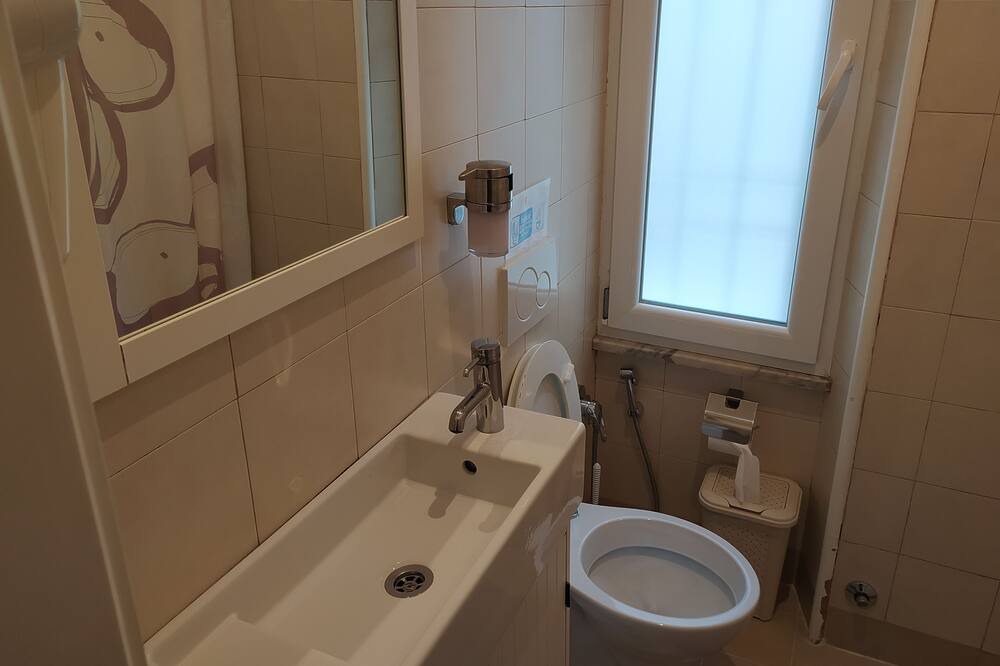 Photo of Bathroom in Quartiere Coppede