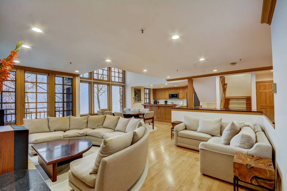 Photo of Livingroom in Salt Lake Mountain Resorts