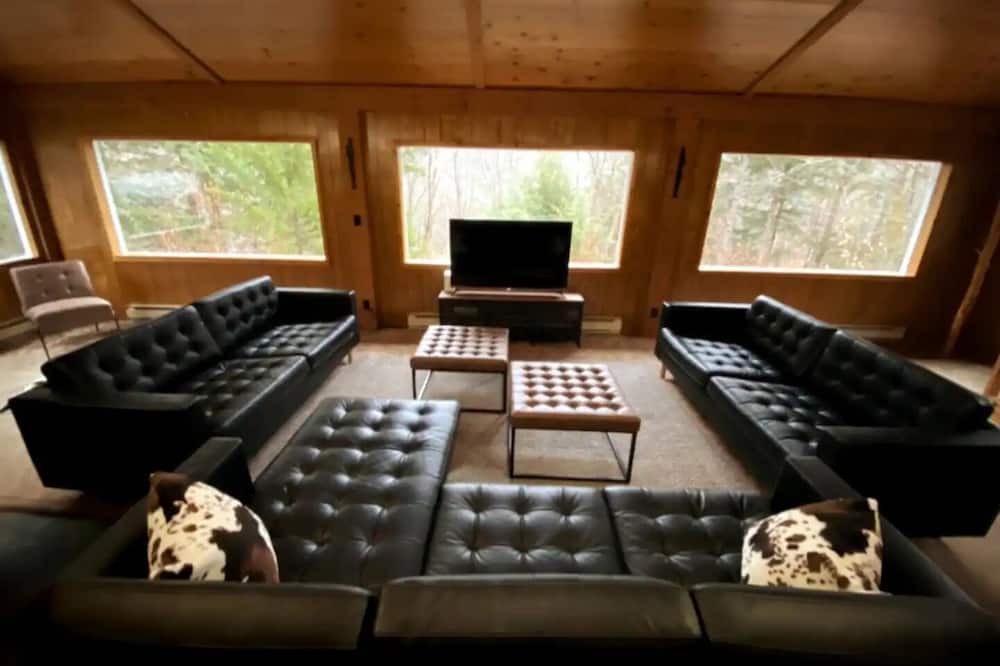 Photo of Livingroom in Plymouth