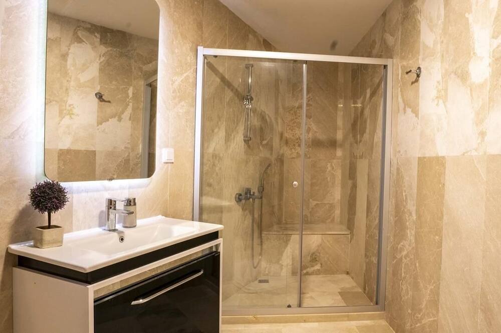 Photo of Bathroom in Islamlar