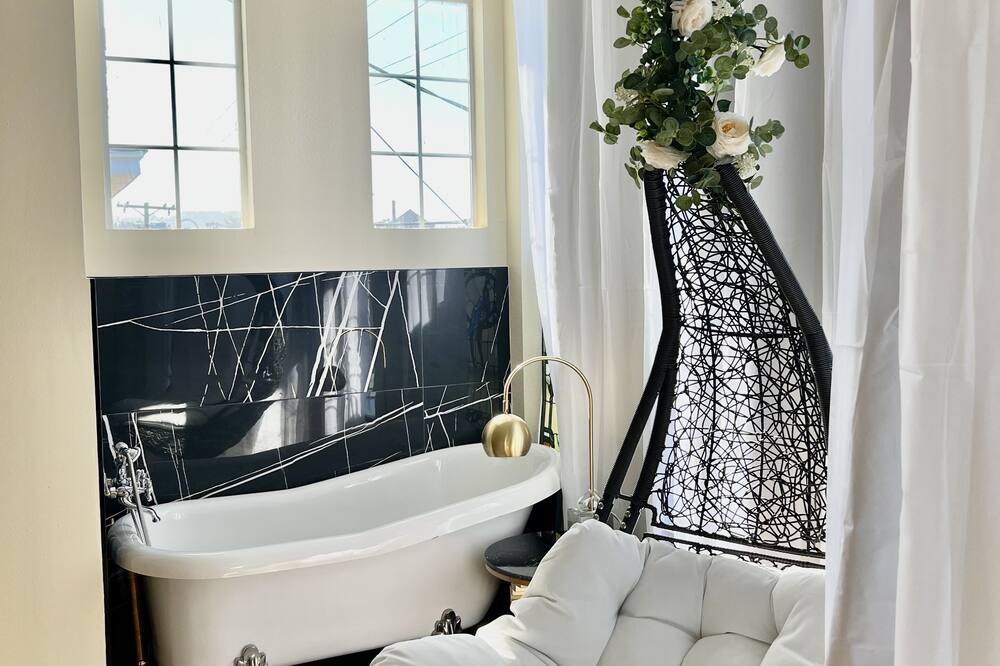 Photo of Bathroom in Inner Richmond