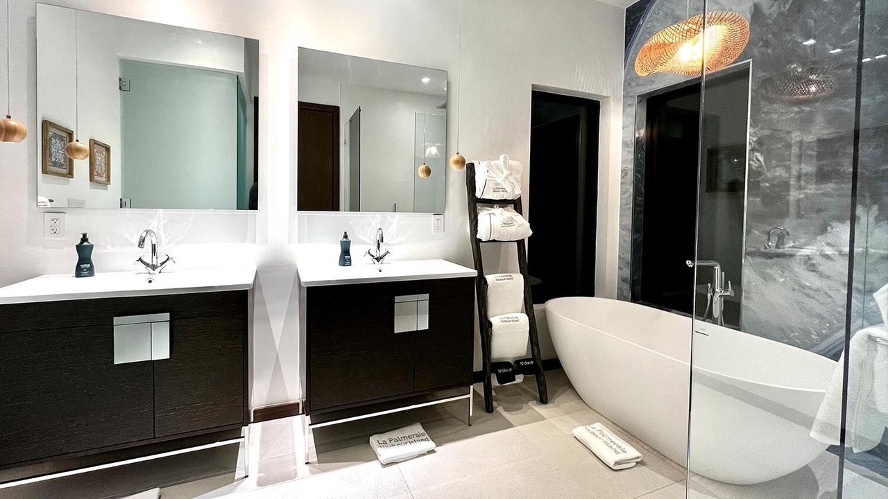 Photo of Bathroom in Dunmore Town