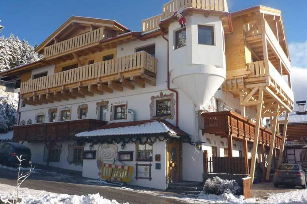 Photo of Outdoor in Mosern