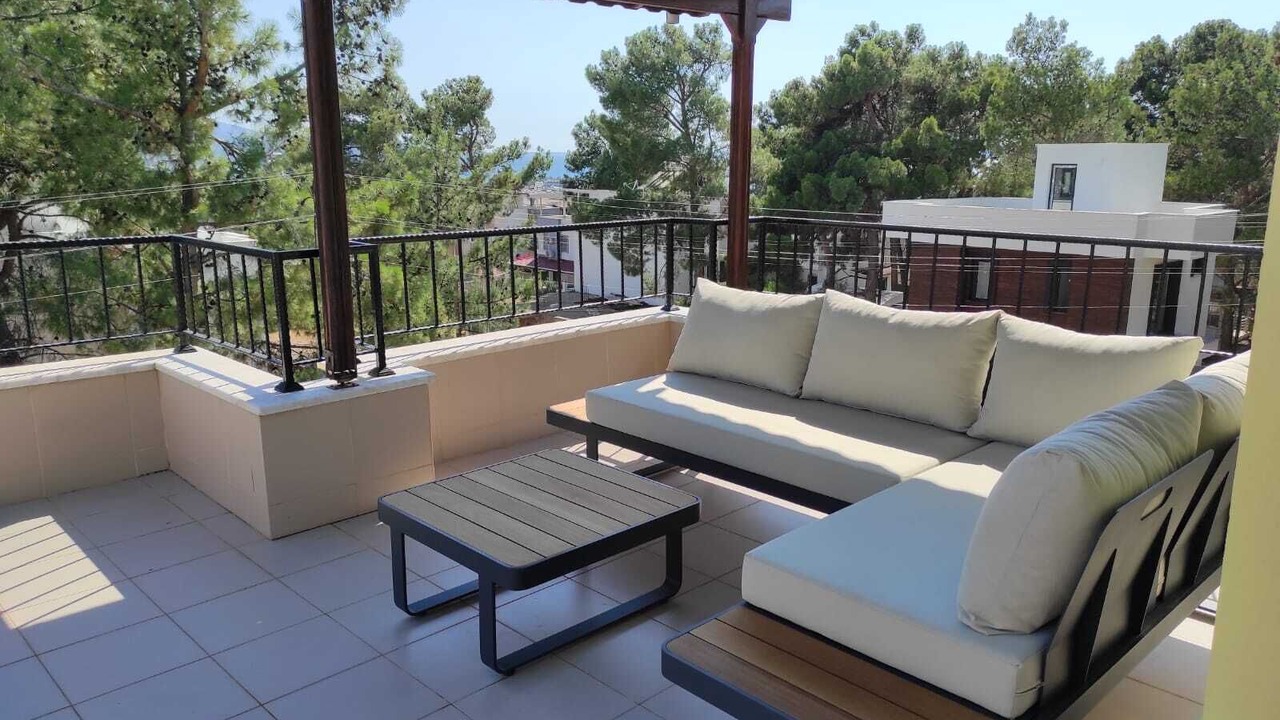 Photo of Patio Balcony in Akbuk