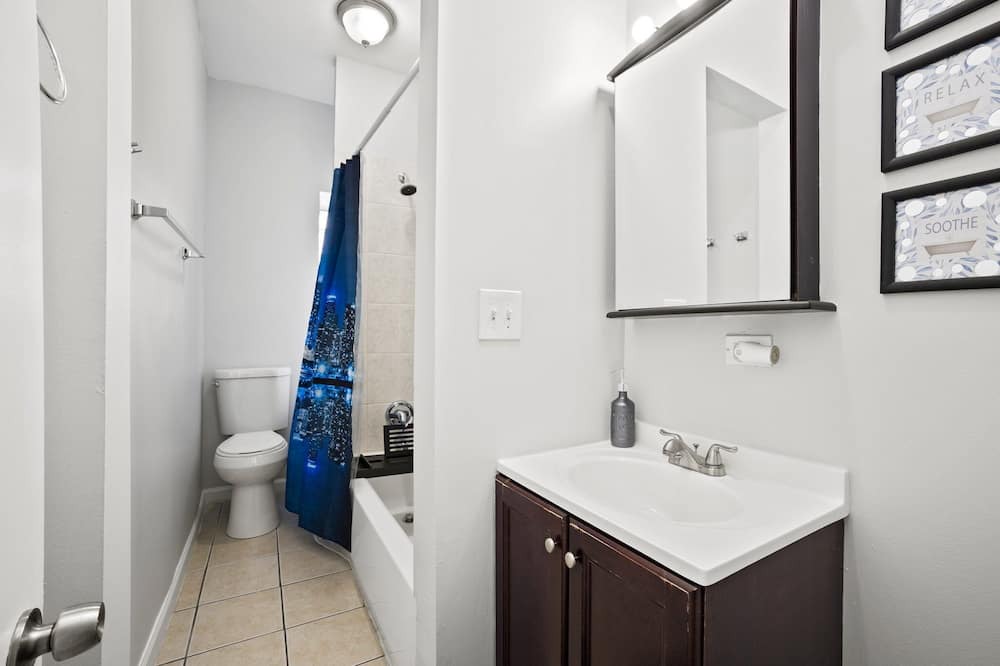 Photo of Bathroom in Sheridan Park