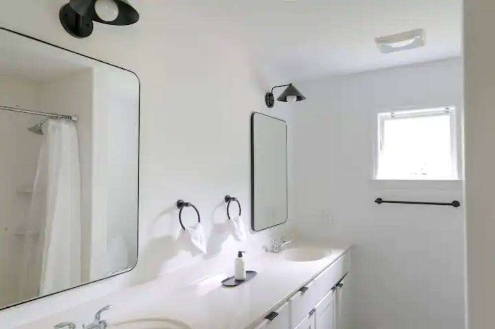 Photo of Bathroom in Hankins