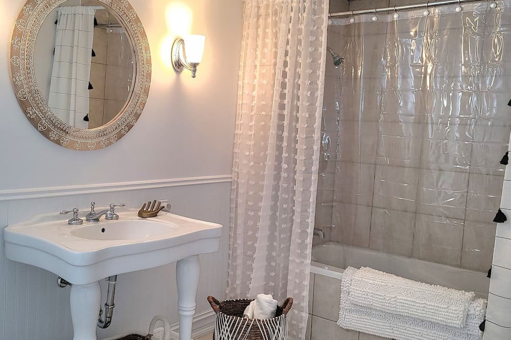 Photo of Bathroom in Venise-en-Quebec