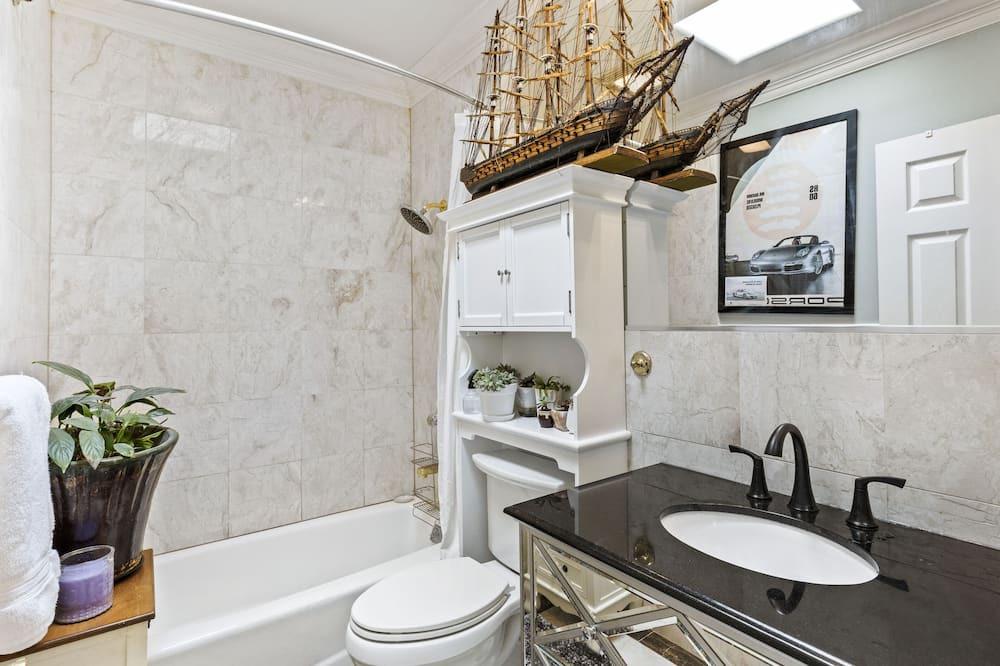 Photo of Bathroom in Outer Richmond