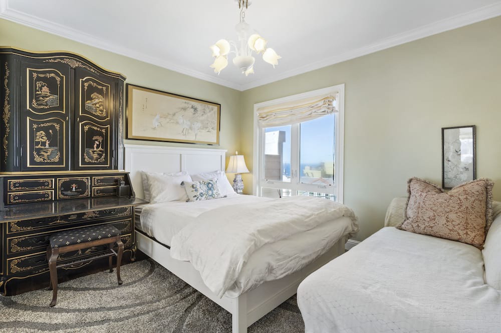 Photo of Bedroom in Outer Richmond