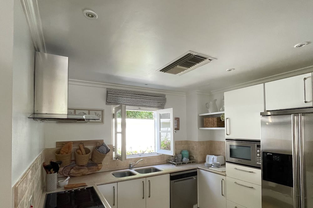 Photo of Kitchen in Schooner Bay