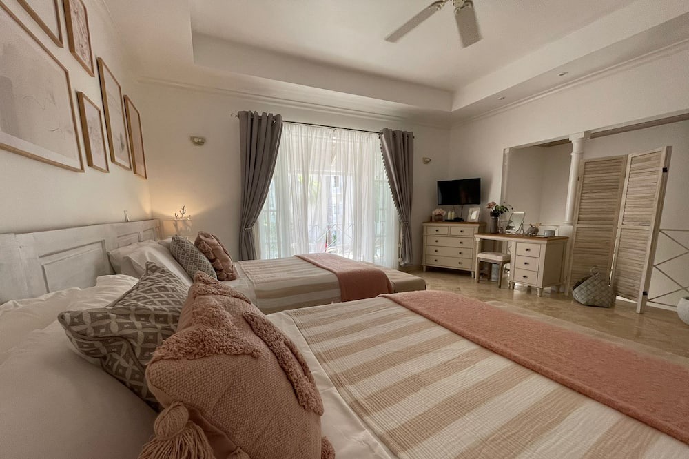 Photo of Bedroom in Schooner Bay