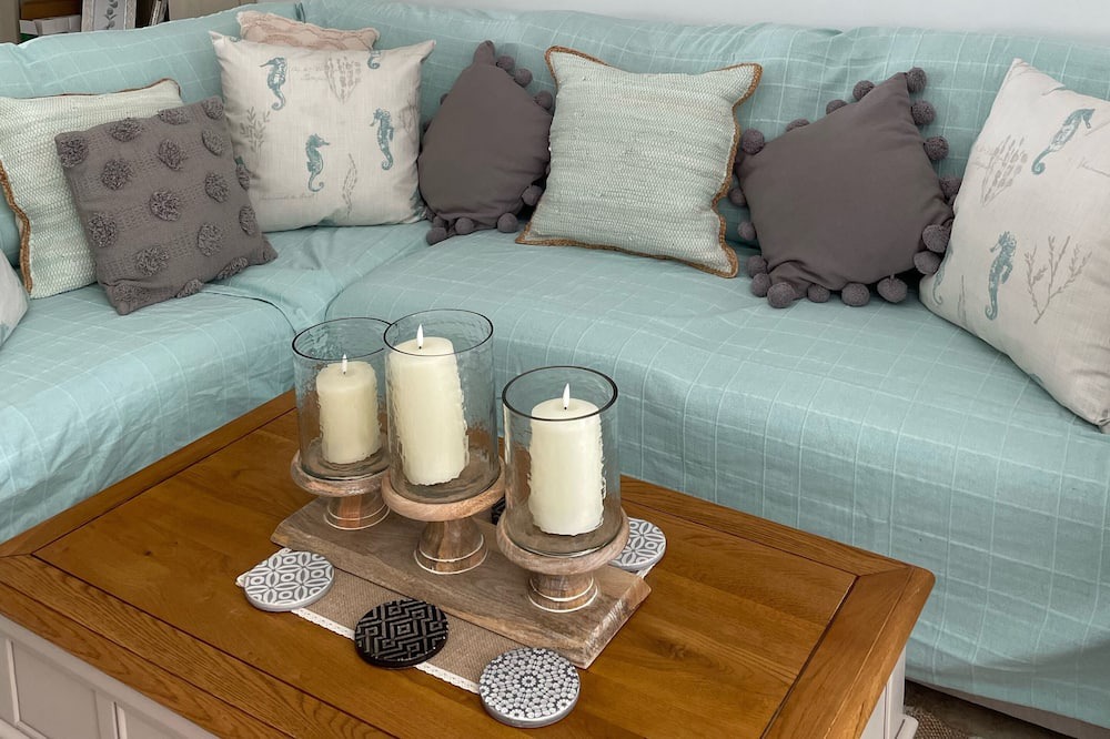 Photo of Livingroom in Schooner Bay