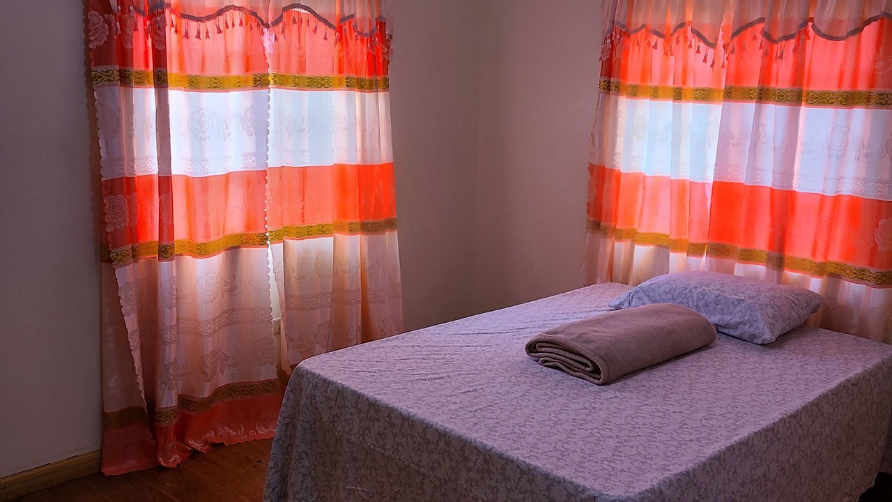 Photo of Bedroom in Penlyne Castle