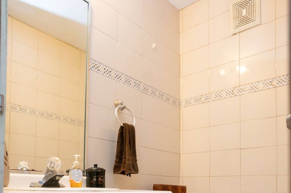 Photo of Bathroom in Cerrillos