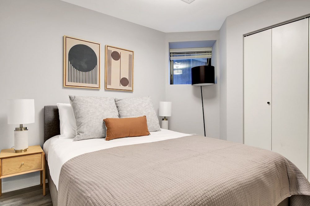 Photo of Bedroom in Edgewater