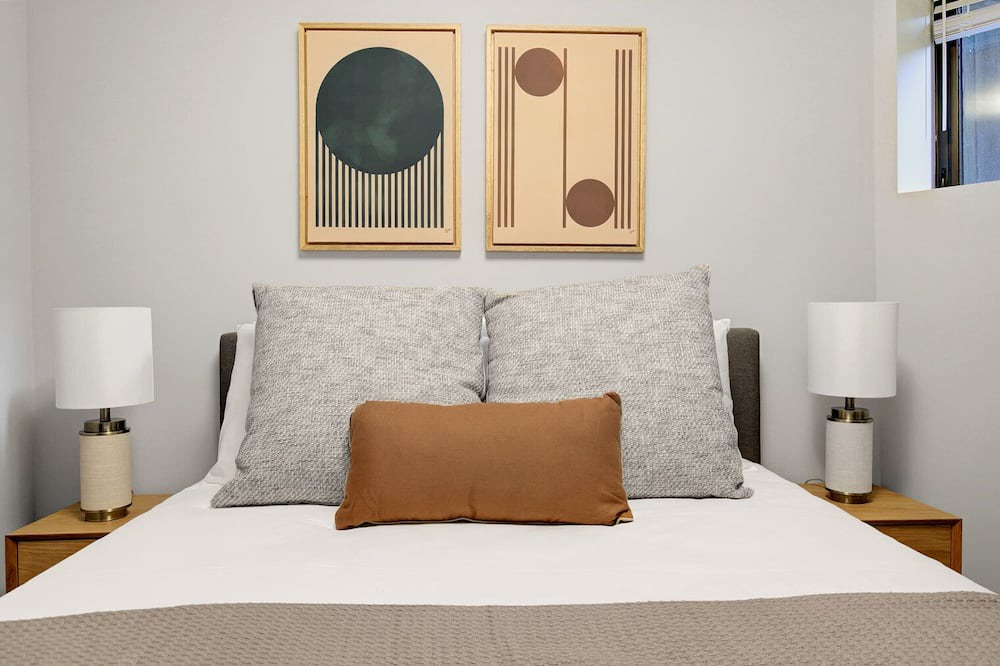 Photo of Bedroom in Edgewater