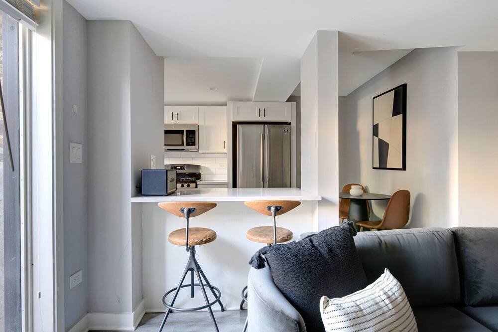 Photo of Livingroom in Edgewater