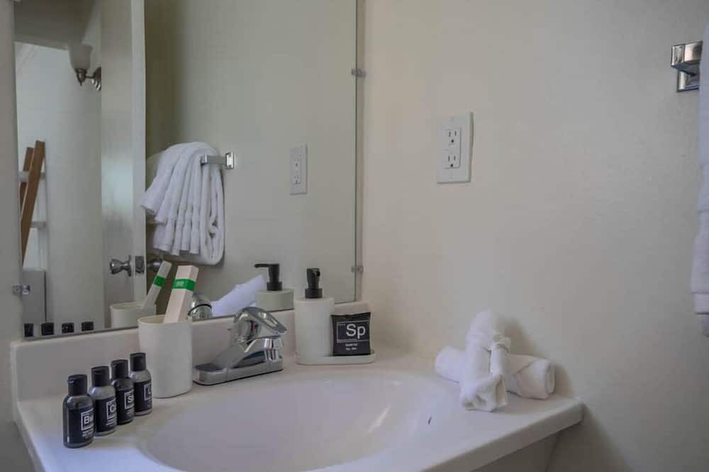 Photo of Bathroom in Los Angeles