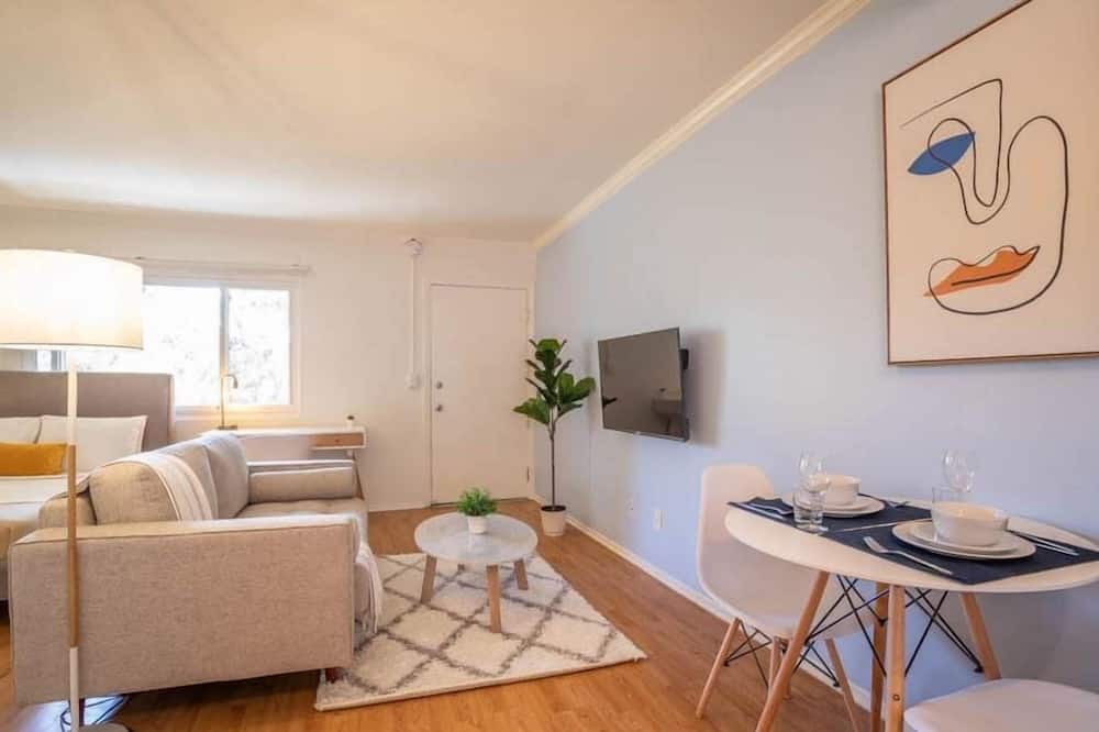 Photo of Bedroom in Los Angeles