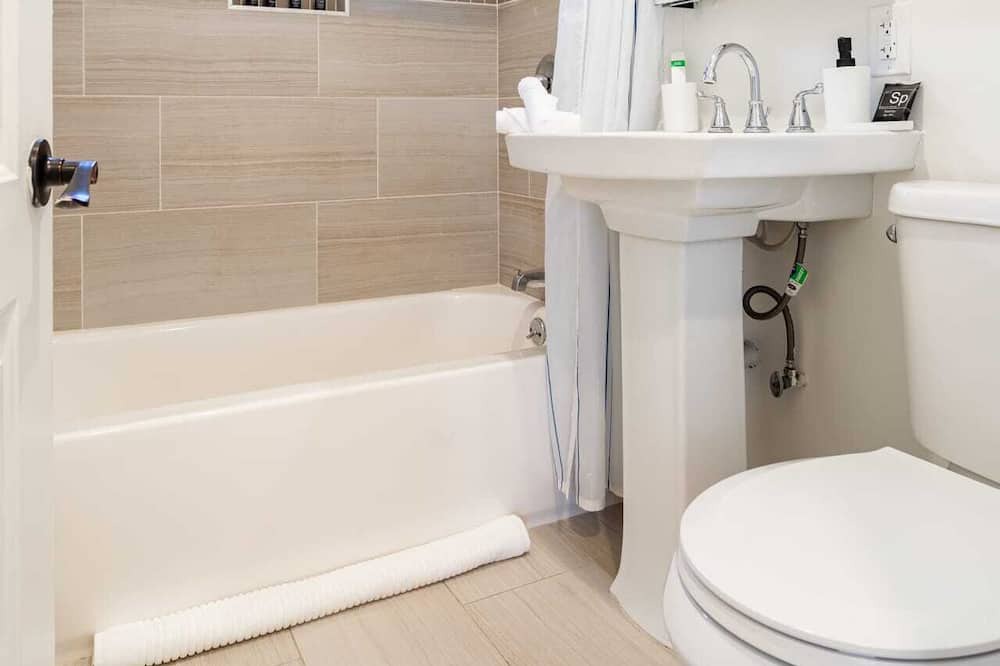 Photo of Bathroom in Los Angeles