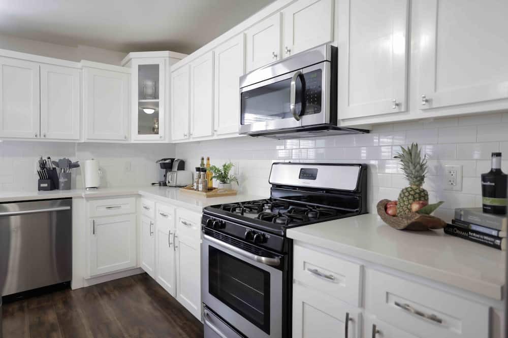 Photo of Kitchen in Wilshire