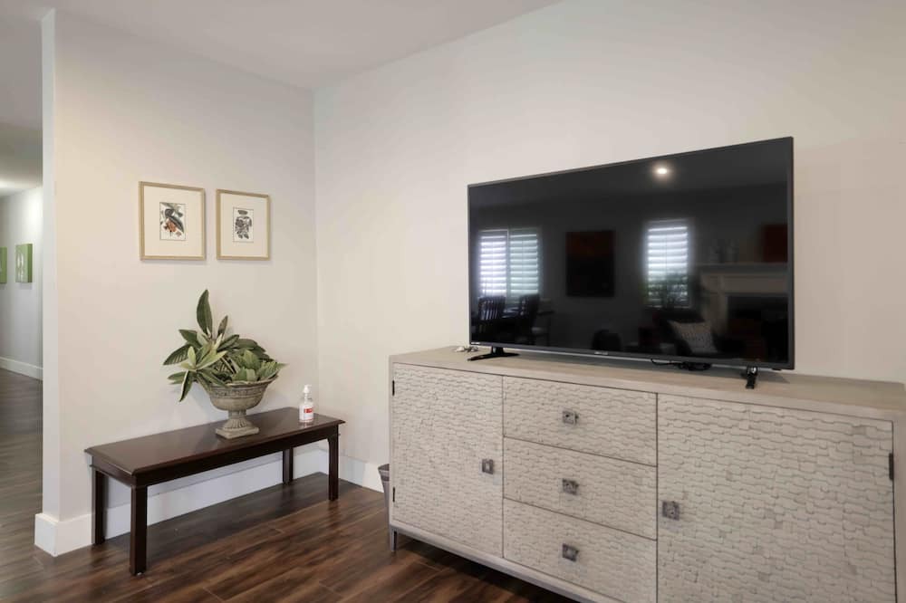 Photo of Bedroom in Wilshire