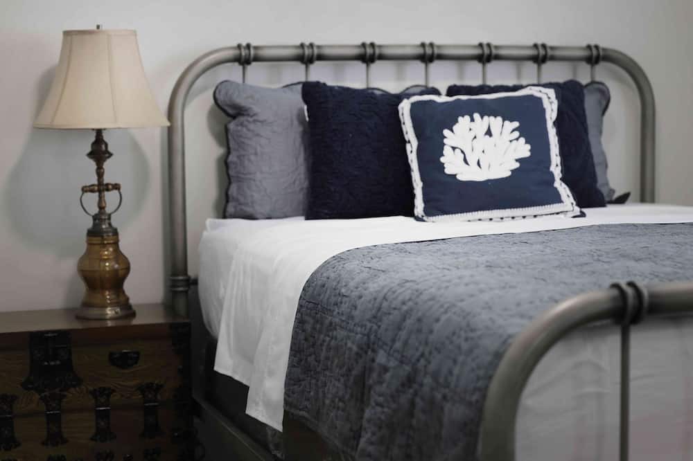 Photo of Bedroom in Wilshire