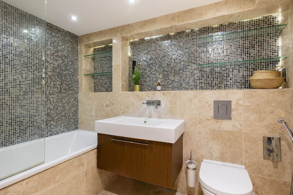 Photo of Bathroom in Wapping