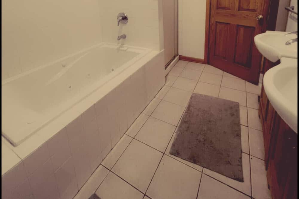 Photo of Bathroom in The Gap