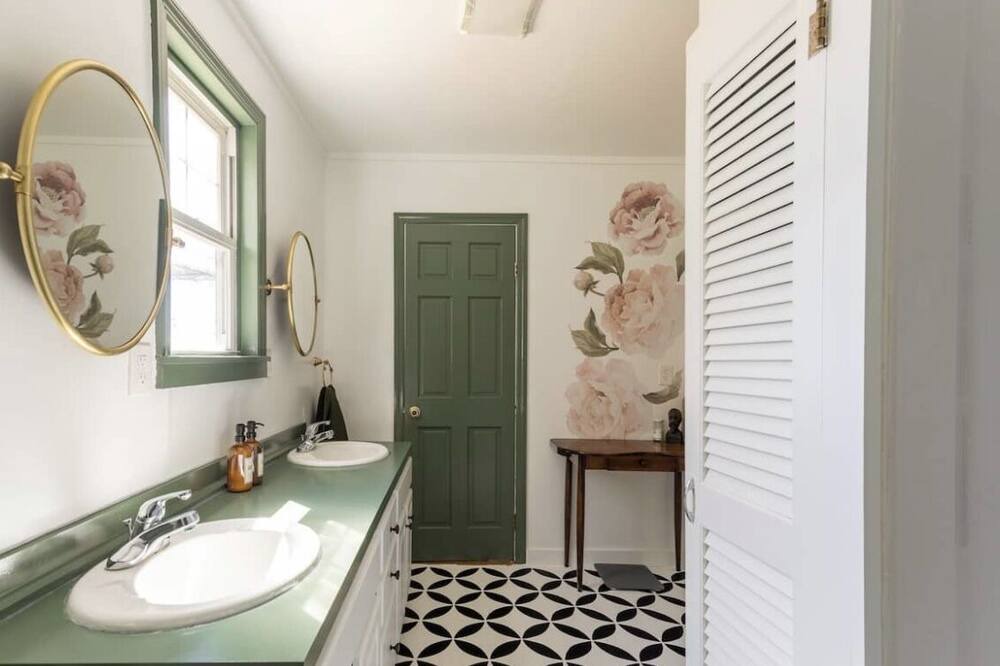 Photo of Bathroom in Damascus