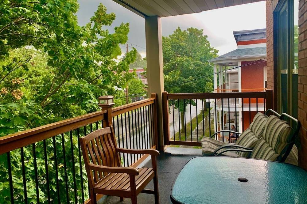 Photo of Patio Balcony in Les Maskoutains Regional County Municipality