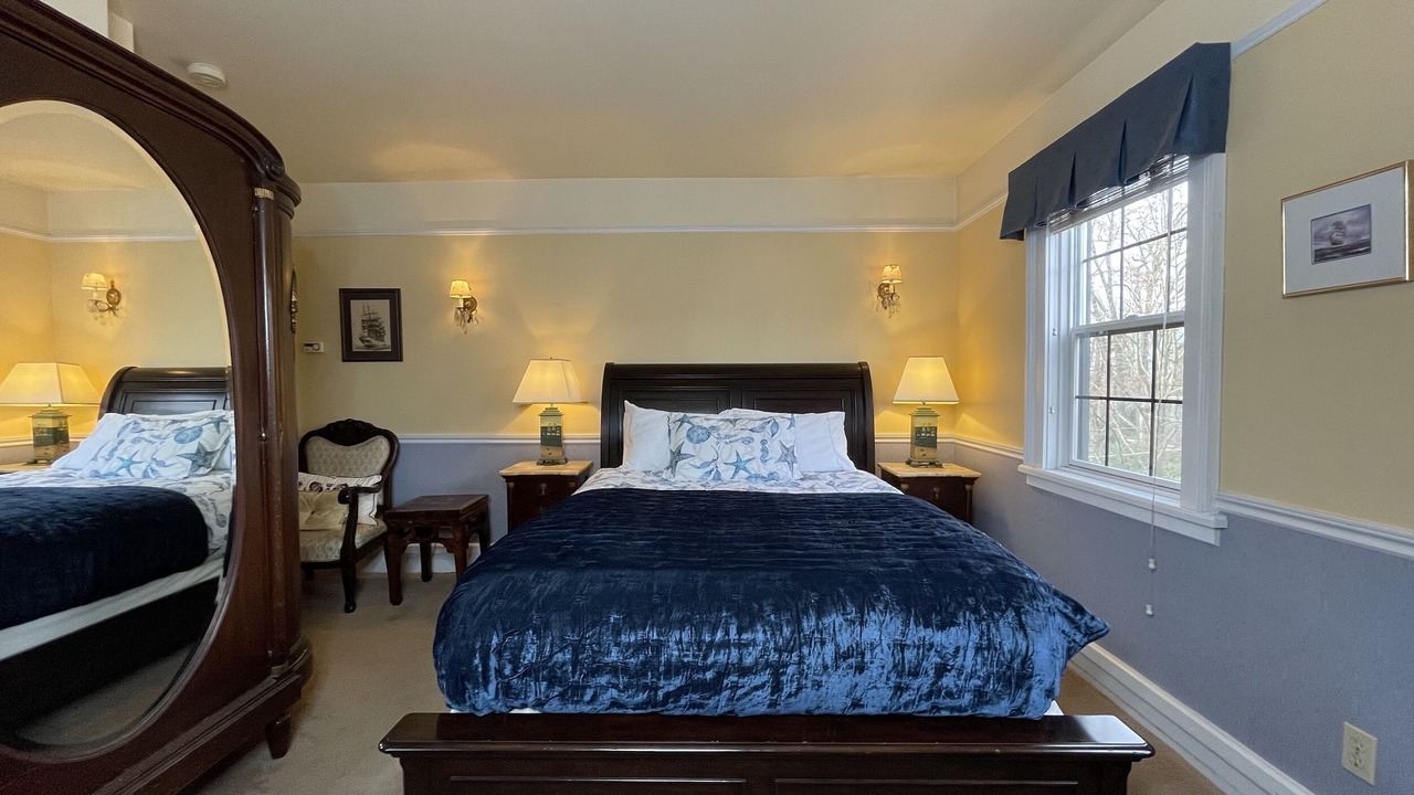 Photo of Bedroom in Broadway