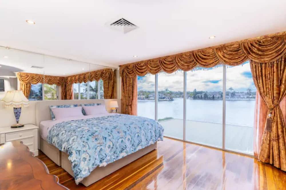 Photo of Bedroom in Sylvania Waters