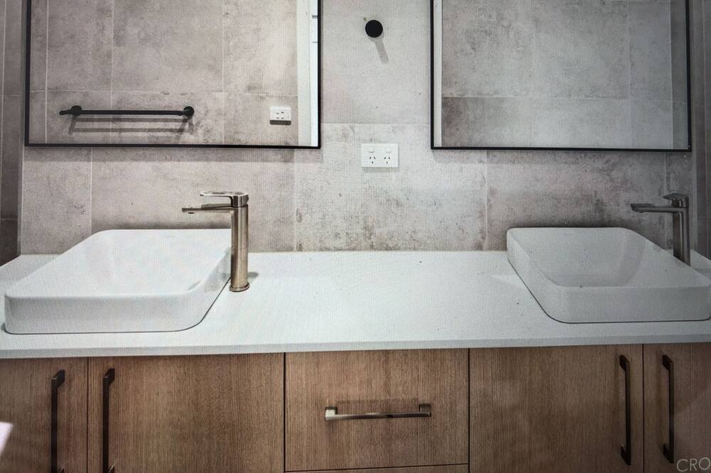 Photo of Bathroom in Lyons