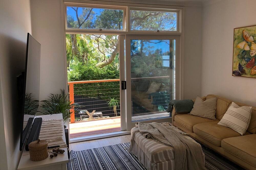 Photo of Livingroom in Avalon Beach