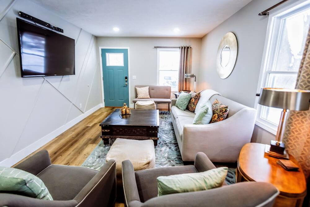 Photo of Livingroom in Kentwood
