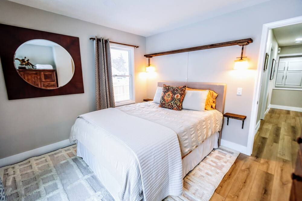 Photo of Bedroom in Kentwood