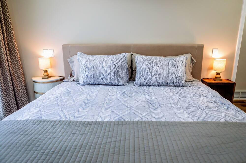 Photo of Bedroom in Kentwood