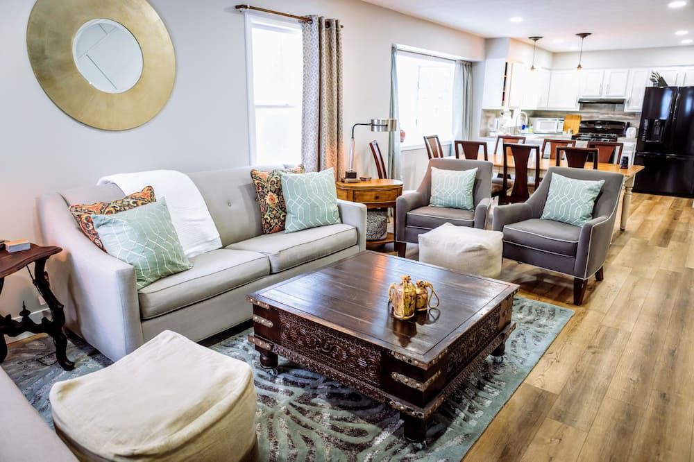 Photo of Livingroom in Kentwood