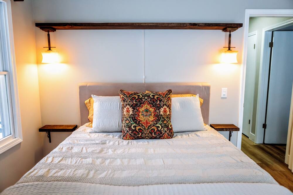 Photo of Bedroom in Kentwood