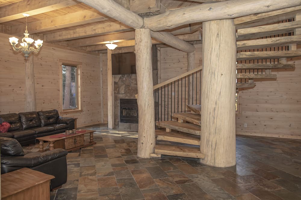Photo of Livingroom in Wentworth-Nord