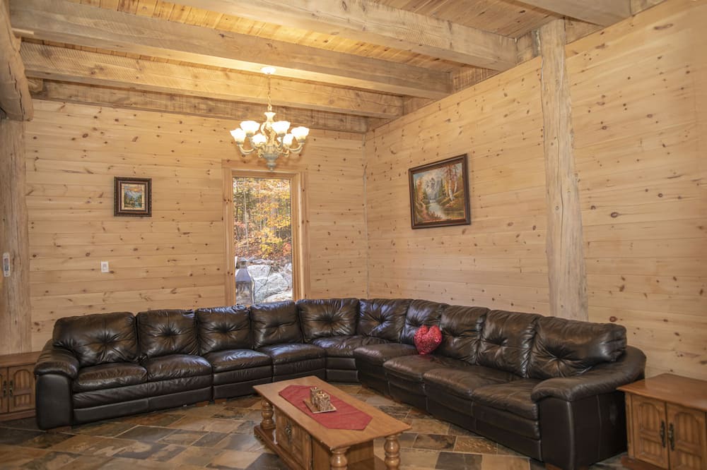 Photo of Livingroom in Wentworth-Nord